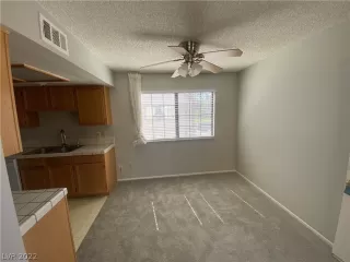 Photo #3: 2401804 Listing