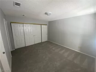 Photo #5: 2401804 Listing