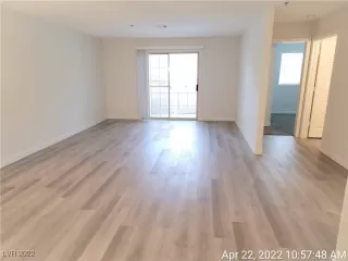 Photo #2: 2401814 Listing 