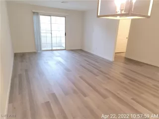 Photo #3: 2401814 Listing 