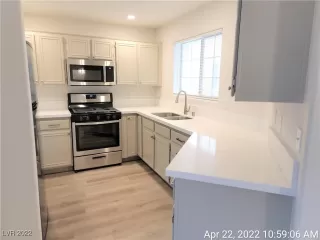 Photo #6: 2401814 Listing 