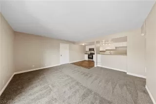 Photo #3: 2401815 Listing