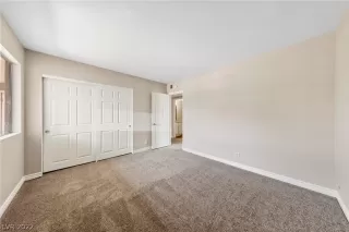 Photo #6: 2401815 Listing