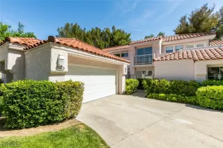 Photo #3: 2401816 Listing