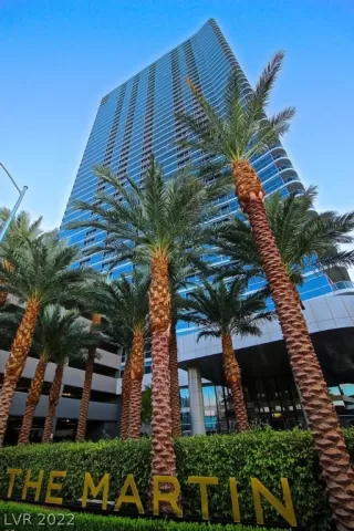 Photo #1: 2401878 Listing 