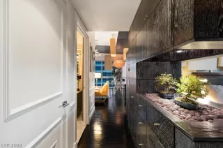 Photo #2: 2401878 Listing 