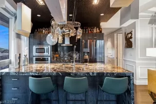 Photo #4: 2401878 Listing 