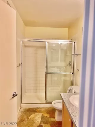 Photo #2: 2401893 Listing 