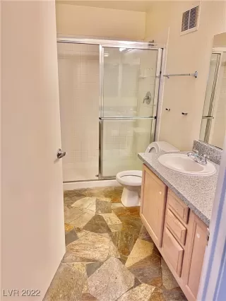 Photo #3: 2401893 Listing 