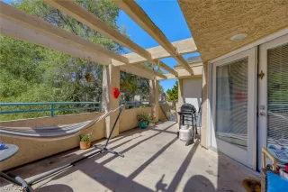 Photo #5: 2401903 Listing