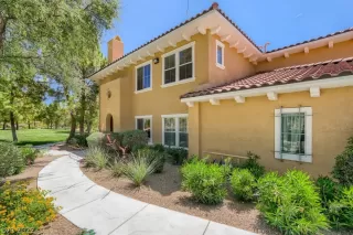 Photo #1: 2401934 Listing 