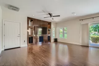 Photo #5: 2401934 Listing 