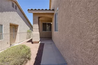 Photo #1: 2401954 Listing 