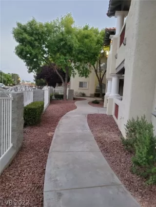 Photo #1: 2401958 Listing