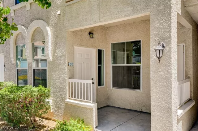 MLS: 2401991 Condo For Sale