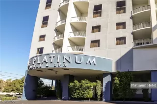 Photo #3: 2401996 Listing