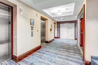 Photo #4: 2401996 Listing