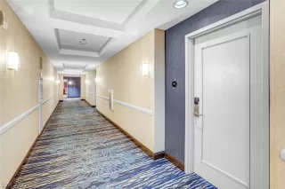 Photo #5: 2401996 Listing