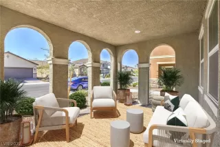 Photo #3: 2402031 Listing