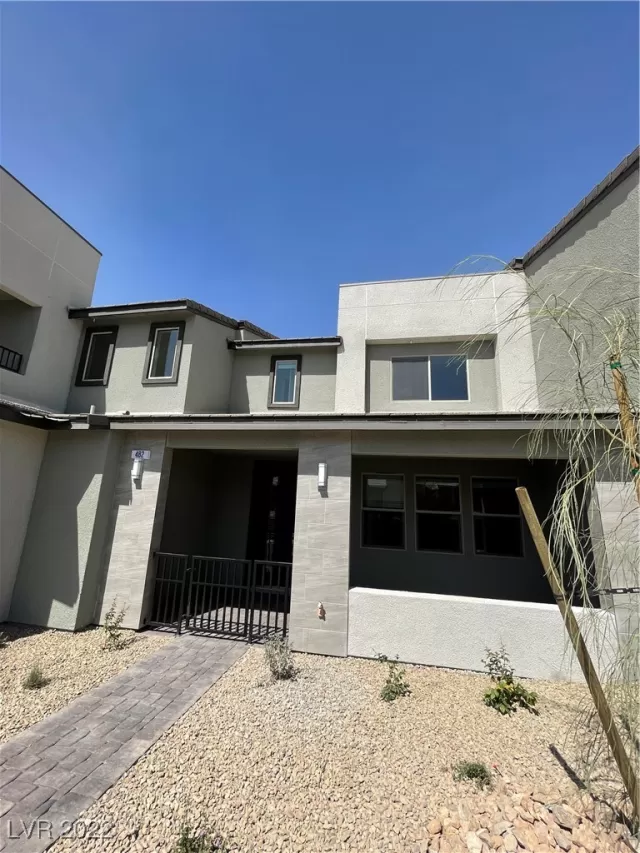 MLS: 2402032 Condo For Sale