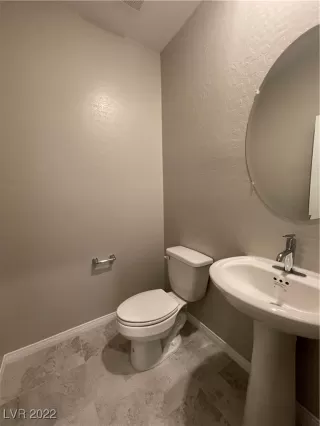 Photo #5: 2402032 Listing 