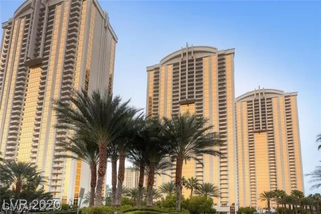 MLS: 2402052 Condo For Sale