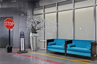 Photo #3: 2402053 Listing 