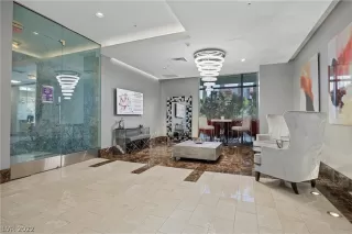 Photo #5: 2402053 Listing 