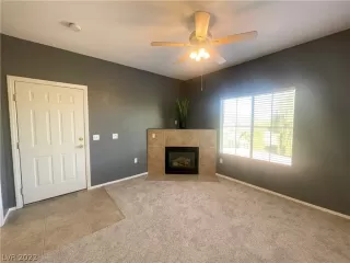 Photo #3: 2402066 Listing