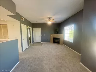 Photo #4: 2402066 Listing