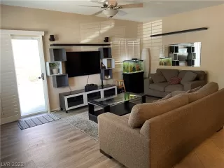 Photo #1: 2402068 Listing