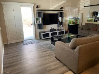 Photo #2: 2402068 Listing