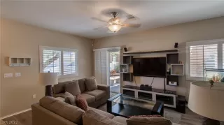 Photo #4: 2402068 Listing