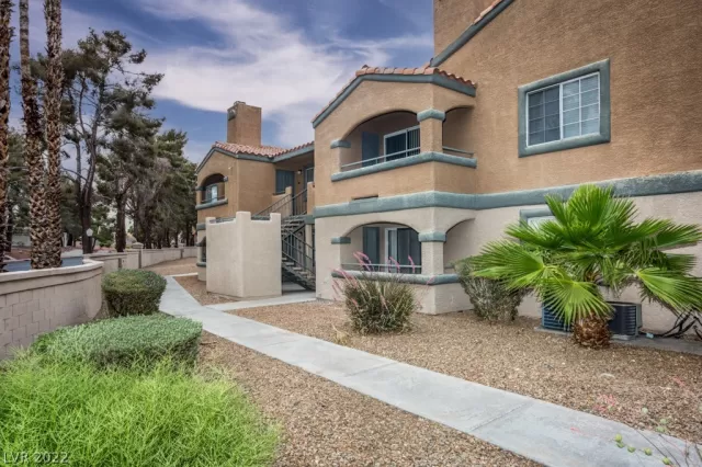 MLS: 2402079 Condo For Sale