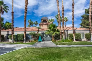 Photo #1: 2402079 Listing