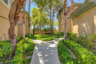 Photo #3: 2402097 Listing