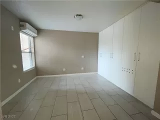 Photo #3: 2402121 Listing 