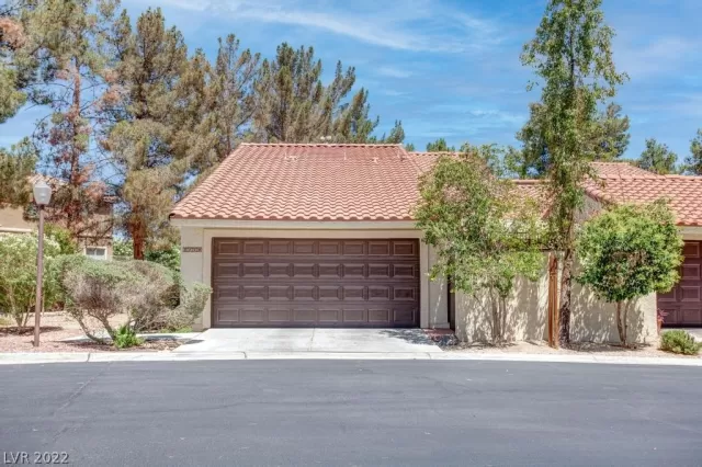 MLS: 2402128 Condo For Sale