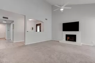 Photo #5: 2402128 Listing 