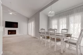 Photo #6: 2402128 Listing 