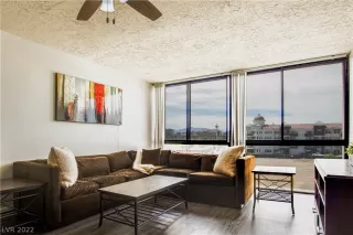 Photo #2: 2402136 Listing 