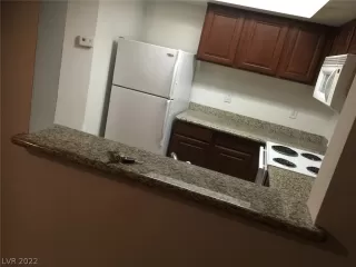 Photo #2: 2402162 Listing