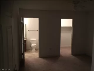 Photo #5: 2402162 Listing