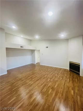 Photo #1: 2402163 Listing