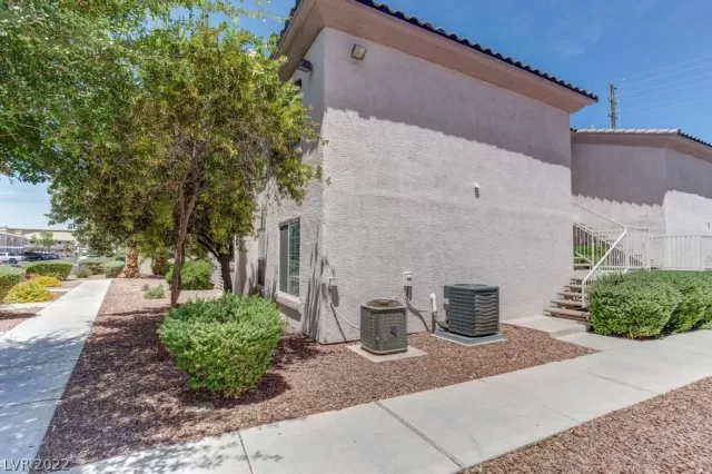 MLS: 2402242 Condo For Sale