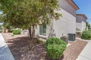 Photo #1: 2402242 Listing 