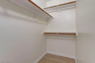 Photo #4: 2402242 Listing 