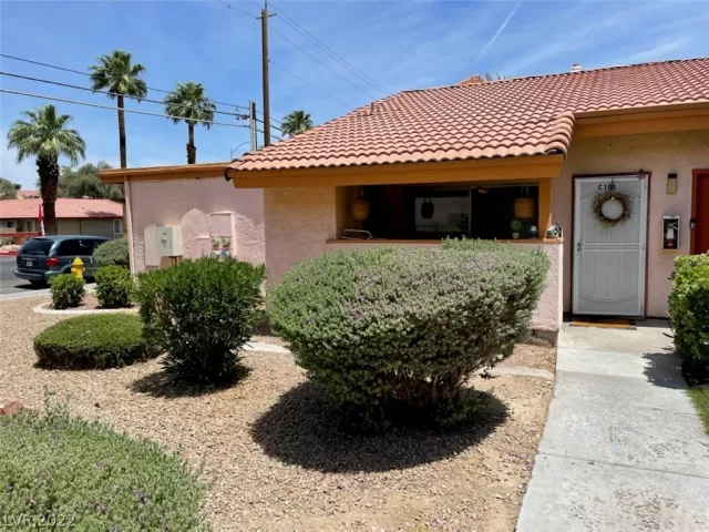 MLS: 2402262 Condo For Sale