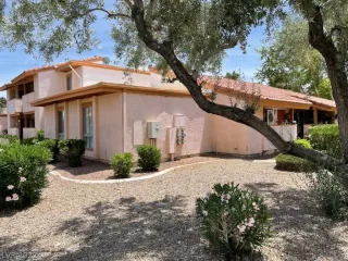 Photo #1: 2402262 Listing 