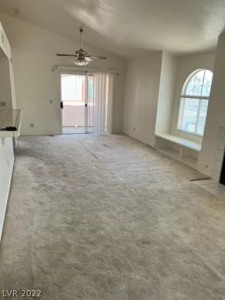 Photo #3: 2402264 Listing